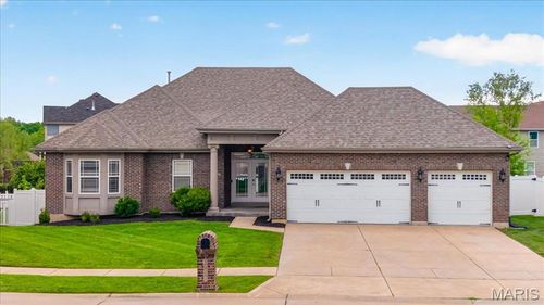 1020 Morgan Meadow Dr, Wentzville, MO, 63385-5323 | Card Image