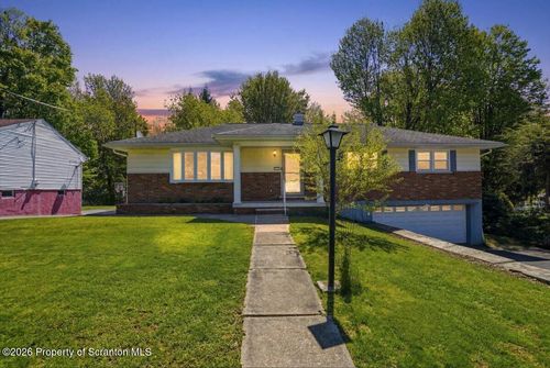 510 Clover St, South Abington Township, PA, 18411-9352 | Card Image