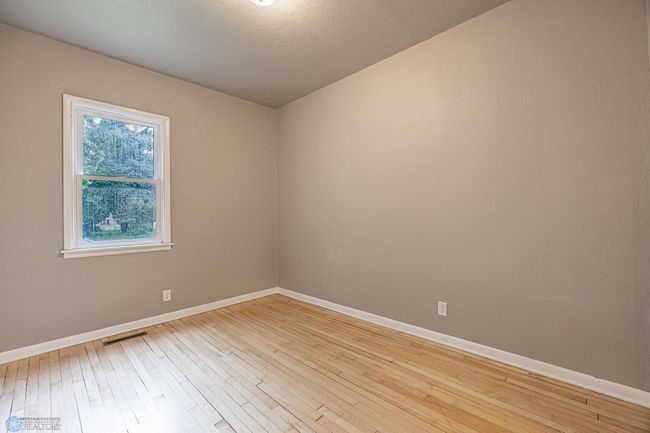 Main level bedroom 1 | Image 18