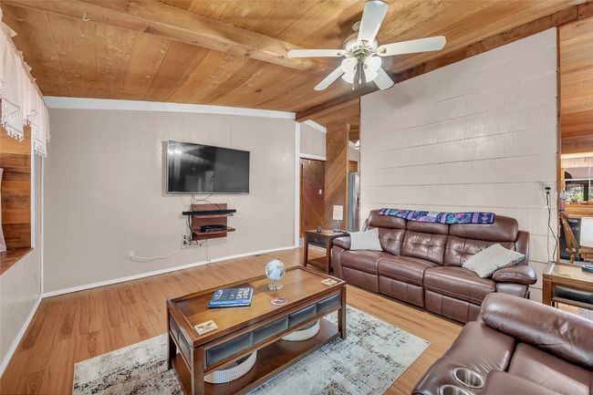 320 Pope Bnd S, House other with 3 bedrooms, 2 bathrooms and 6 parking in Cedar Creek TX | Image 11