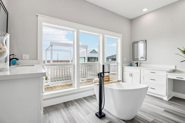 Primary bath | Image 17