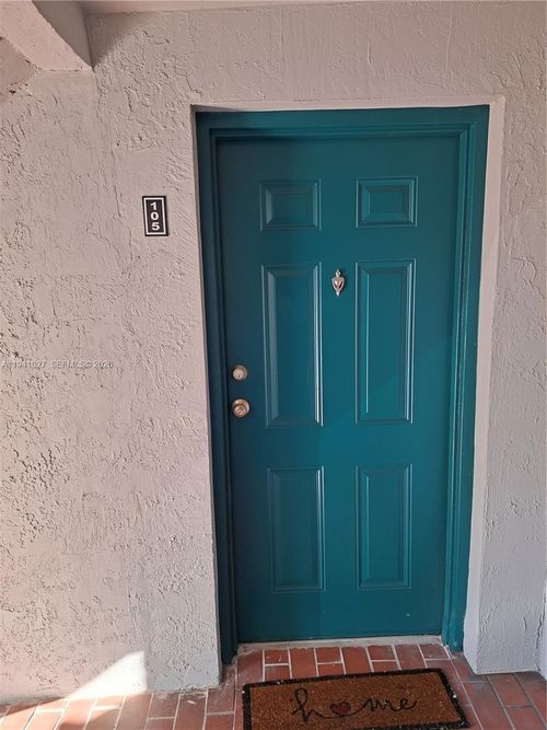 apt-105-7160 Nw 179th St, Hialeah, FL, 33015-5485 | Card Image