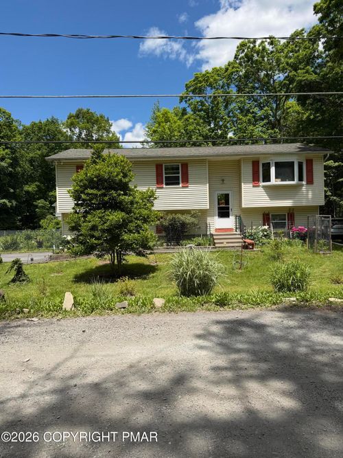 2127 Faratol Rd, East Stroudsburg, PA, 18302-7998 | Card Image