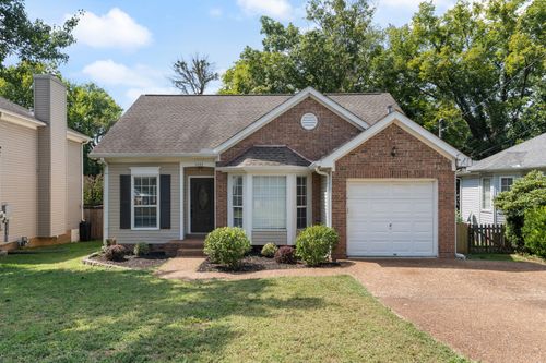 5244 Village Trce, Nashville, TN, 37211-6298 | Card Image