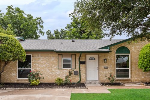 1032 Pleasant Valley Lane, Arlington, TX, 76015 | Card Image