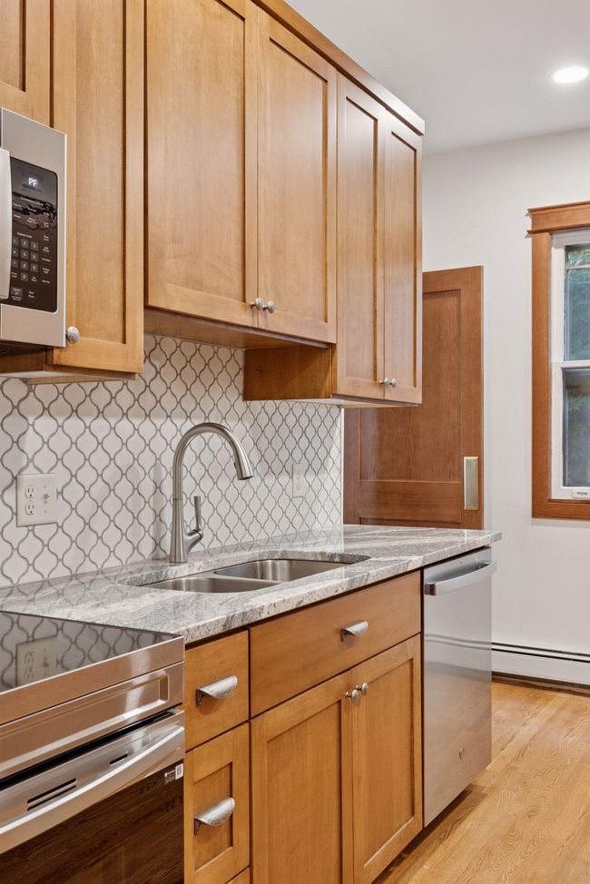 704 Holly Avenue - Kitchen 4 | Image 16