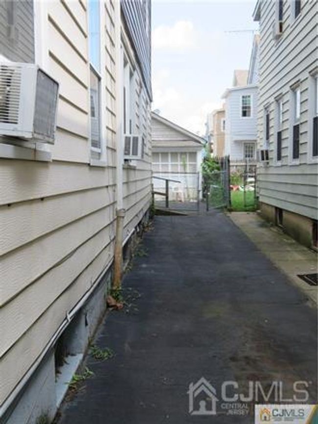 1329 Alina Street, Sold in Elizabeth Zoocasa