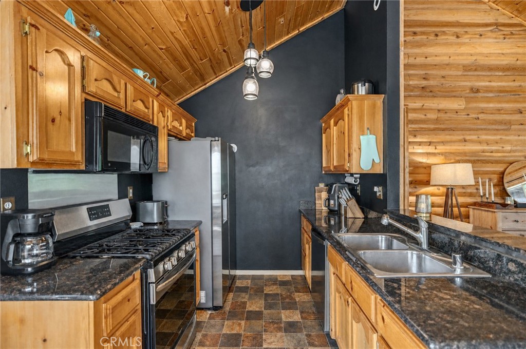 Residential in Pine Mountain Club 5