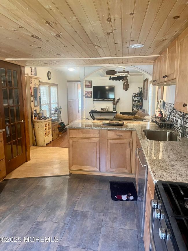 14 Tuyahov Blvd, House other with 2 bedrooms, 1 bathrooms and null parking in Toms River NJ | Image 9