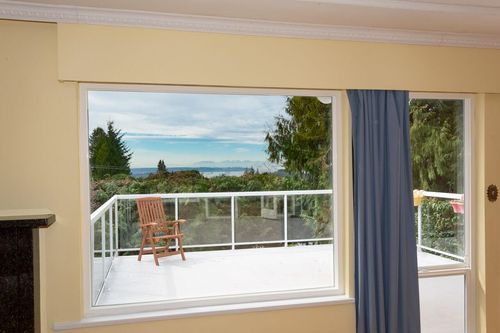 647 Blueridge Avenue, North Vancouver, BC, V7R2J4 | Card Image