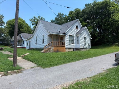 512 N 6th St, Poplar Bluff, MO, 63901-5130 | Card Image
