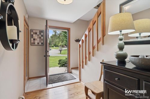 1751 Trafalgar Sq, Rochester Hills, MI, 48309-2963 | Card Image