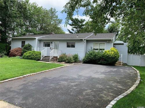 220 Central Park Rd, Plainview, NY, 11803-2032 | Card Image