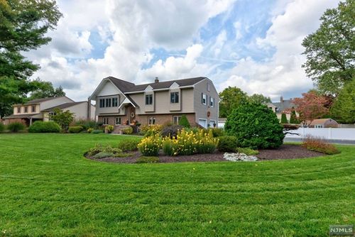 18 Daria Drive, Pequannock Township, NJ, 07440 | Card Image