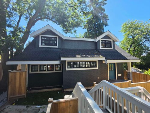 2570 2nd Ave W, Vancouver, BC, V6K1J8 | Card Image