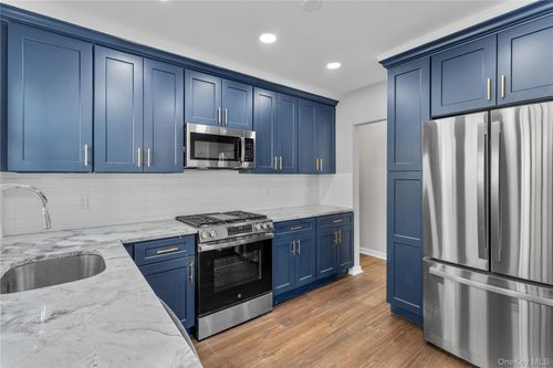 upper-840 E Broadway, Long Beach, NY, 11561-4882 | Card Image