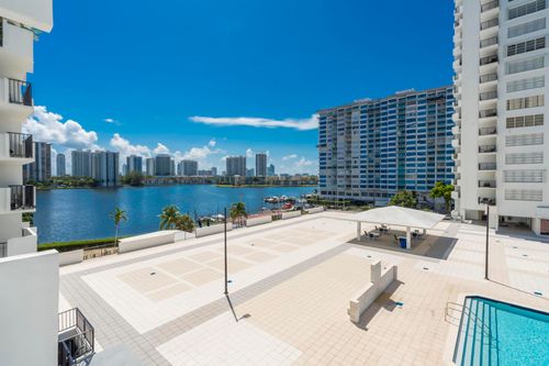 504-2780 Ne 183rd St, Aventura, FL, 33160-2157 | Card Image