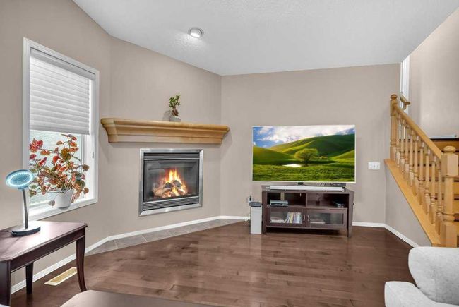 273 Panatella Boulevard Nw, Home with 3 bedrooms, 3 bathrooms and 4 parking in Calgary AB | Image 8