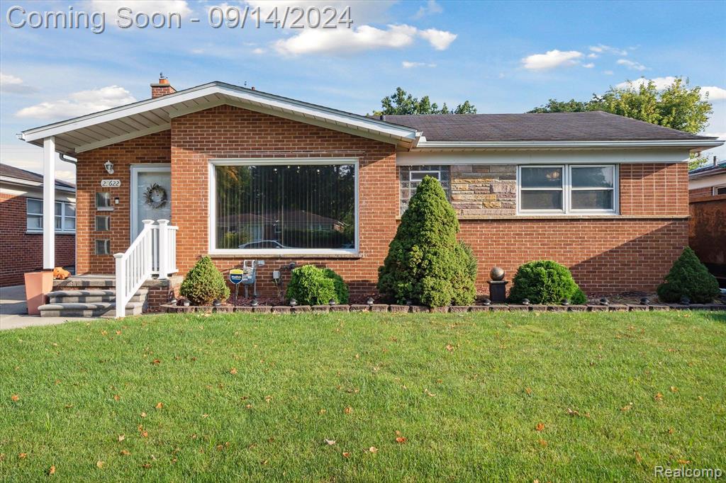 Jennifer , Redford, MI 48239 #1