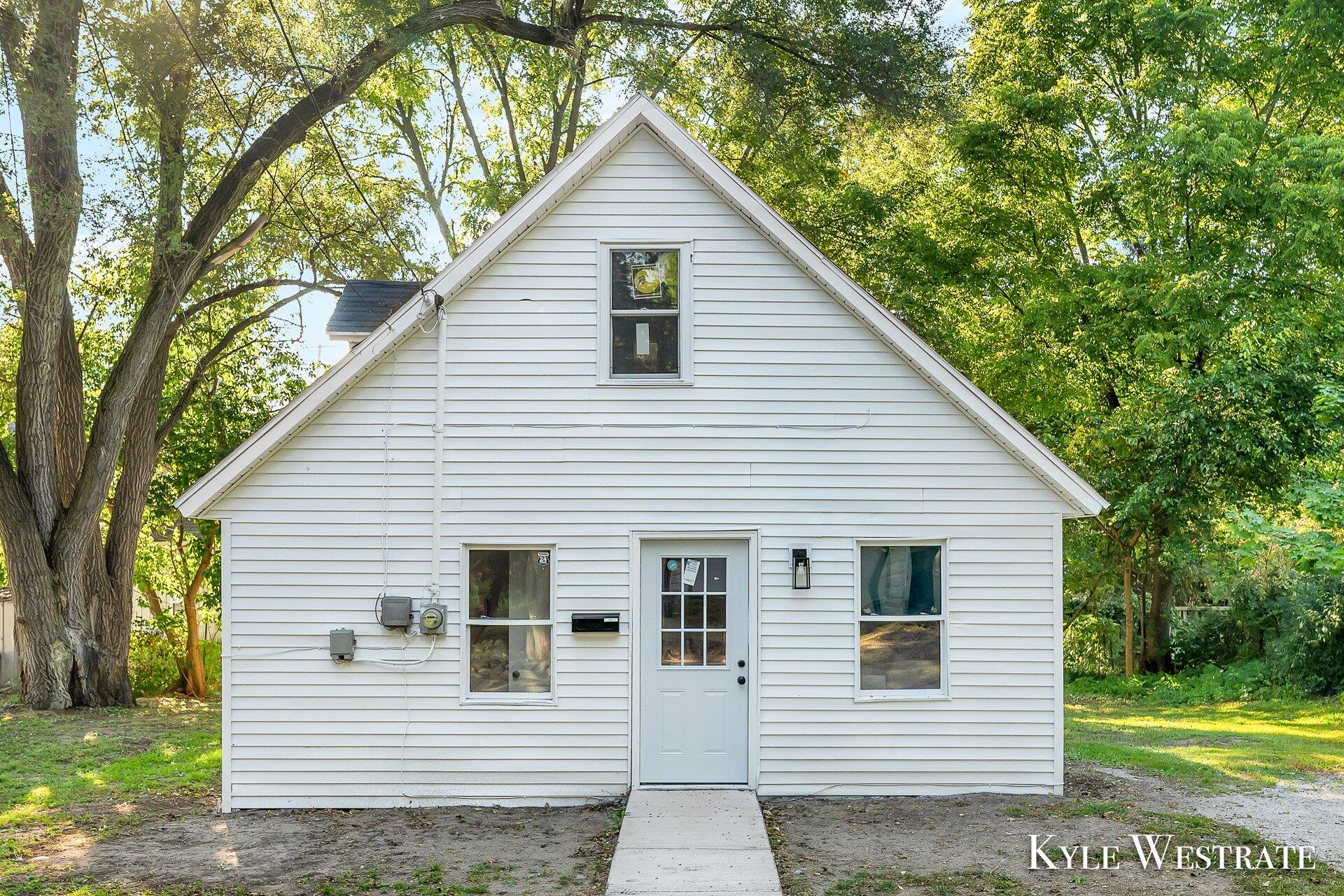 Osmun St, Greenville, MI 48838