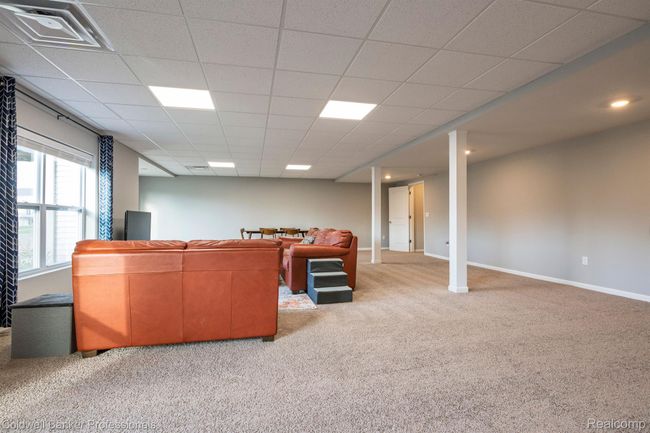 Huge recreation space | Image 29