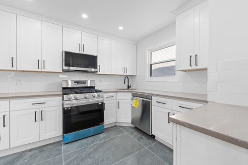 661 Grassmere Ter, Far Rockaway, NY, 11691-2534 | Card Image