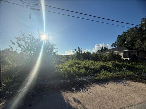 3239 Louisa St, New Orleans, LA, 70126-5905 | Card Image
