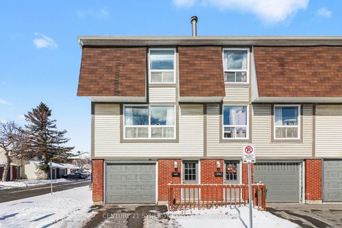 2004 Greenway Park Lane, Gloucester, ON, K1B5A8 | Card Image