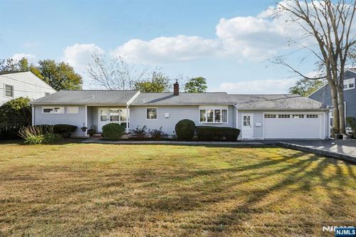 30 Madison Ave, Lake Hiawatha, NJ, 07034-2132 | Card Image