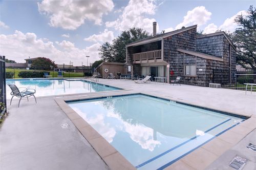 2700 Stonehaven Ct, Irving, TX, 75038-5638 | Card Image