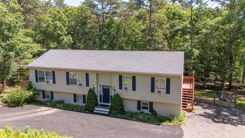 8 Racoon Ln, Forestdale, MA, 02644-1563 | Card Image