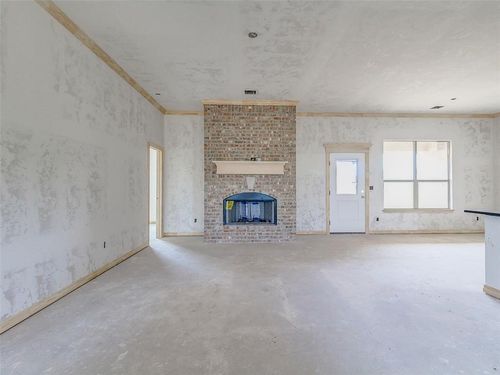 8591 Oak Tree Cir, Edmond, OK, 73025 | Card Image