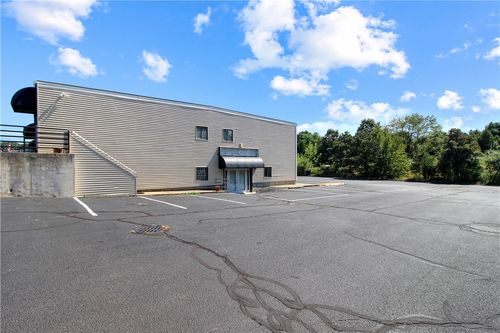 267 Post Rd, Westerly, RI, 02891-2622 | Card Image