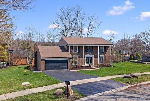1132 Hemlock Dr, Rochester, MI, 48307-1039 | Card Image