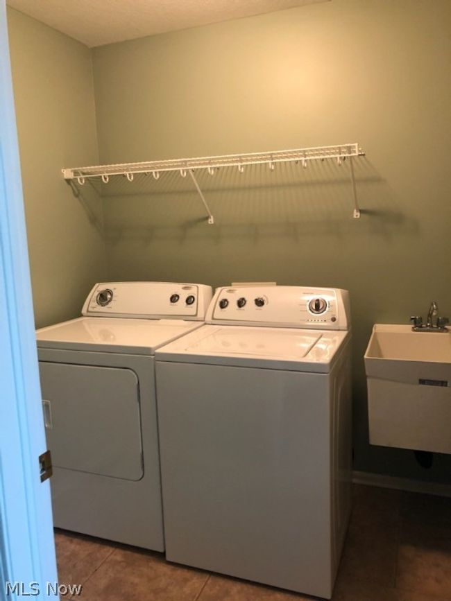 2823 Carriage Stone St Nw, House other with 3 bedrooms, 3 bathrooms and null parking in Uniontown OH | Image 12