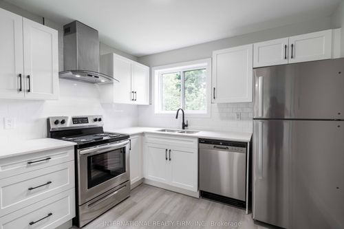 81 King Edward Ave, London, ON, N5Z3S7 | Card Image