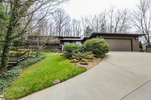 1367 Mockingbird Dr, Kent, OH, 44240-6203 | Card Image
