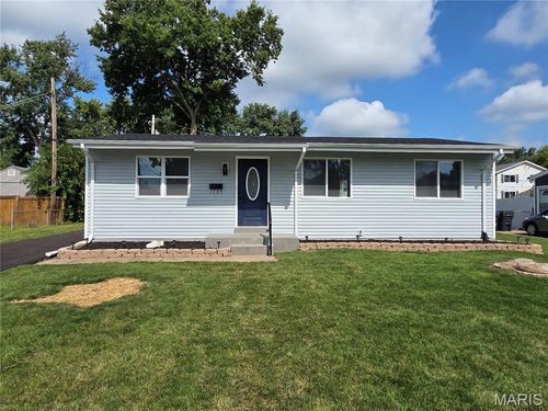 1135 Campion Ln, Florissant, MO, 63031-7334 | Card Image