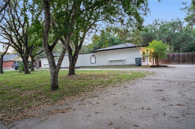 163 Windsor Dr, House other with 4 bedrooms, 2 bathrooms and 4 parking in Beeville TX | Image 28