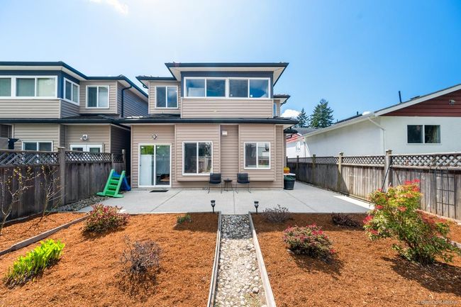 5725 Rumble Street, Home with 5 bedrooms, 3 bathrooms and 2 parking in Burnaby BC | Image 3