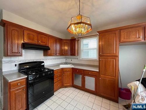 41 Windsor St, Kearny, NJ, 07032-2015 | Card Image