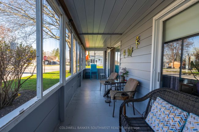 479 William St, House other with 3 bedrooms, 3 bathrooms and 4 parking in Saint Clair ON | Image 4