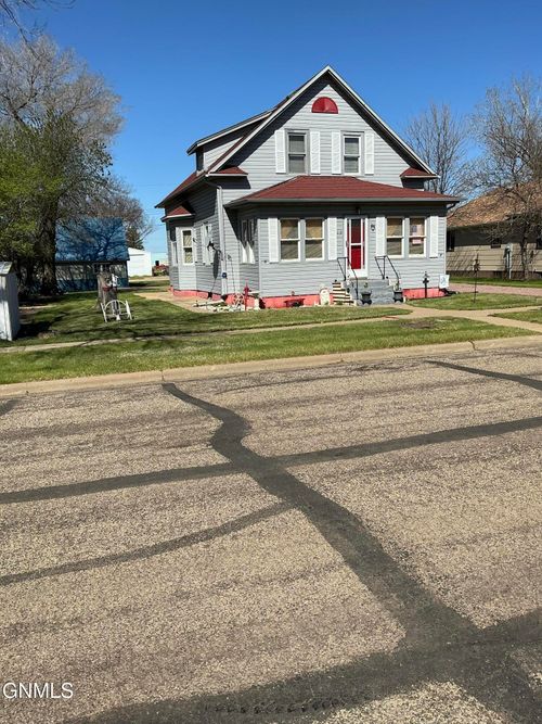 218 2nd Ave Se, New Leipzig, ND, 58562-4018 | Card Image