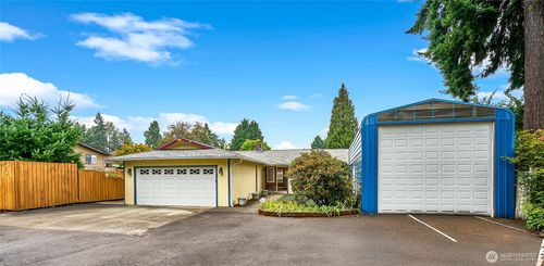 26225 Woodland Way S, Kent, WA, 98030-7619 | Card Image