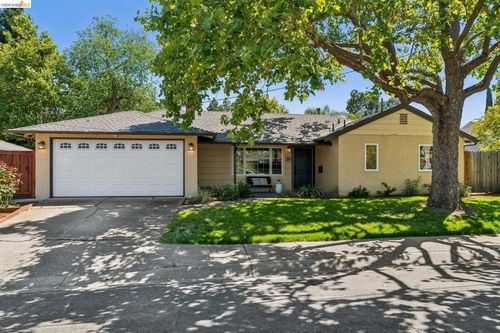 387 Gladys Dr, Pleasant Hill, CA, 94523-2818 | Card Image