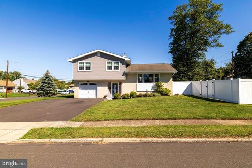 1277 Beverly Rd, Warminster, PA, 18974-3905 | Card Image