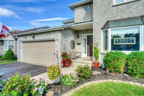 42 Redwood Lane, London, ON, N5V4C4 | Card Image