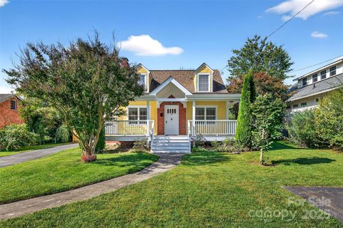 109 N Dougherty St, Black Mountain, NC, 28711-3325 | Card Image