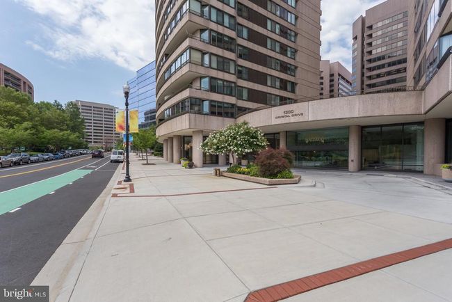 APT-1210S - 1300 Crystal Dr, Condo with 2 bedrooms, 2 bathrooms and null parking in ARLINGTON VA | Image 20