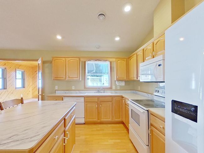 214 Linden Ave W Winsted MN 55395 USA-006-017-kitchen-MLS_Size.jpg | Image 6